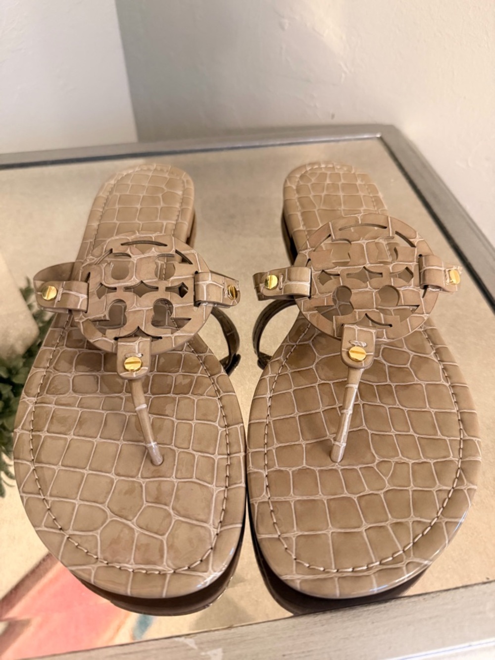 Tory Burch Miller sandals in a beige croc-embossed leather Size 13